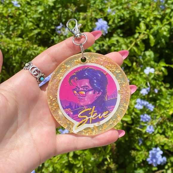 Stranger Things Purple Steve Harrington Cartoon & Gold Flakes Keychain Bag Charm - Picture 4 of 16
